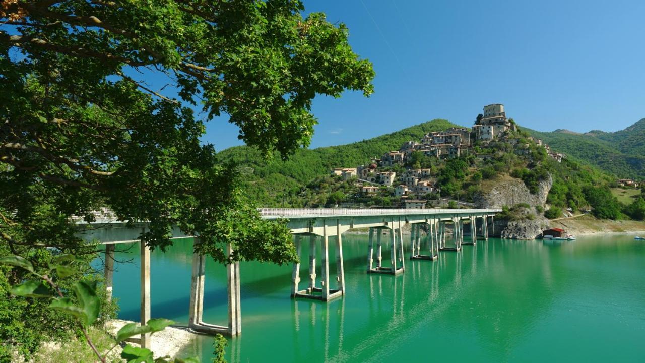 La Terrazza Sul Lago Turano Castel di Tora Exterior foto